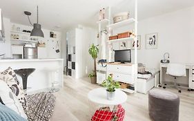 New Studio Apartment Sun With Free Parking